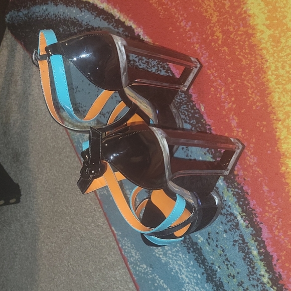 FRH Multicolored Wedges - Picture 2 of 3